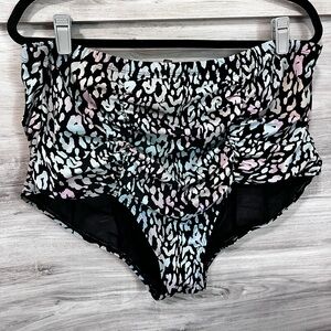 Torrid Swim Bottoms- Size 3- black and pastel leopard
